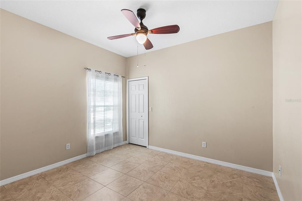En Venta: $429,000 (4 camas, 3 baños, 3005 Pies cuadrados)
