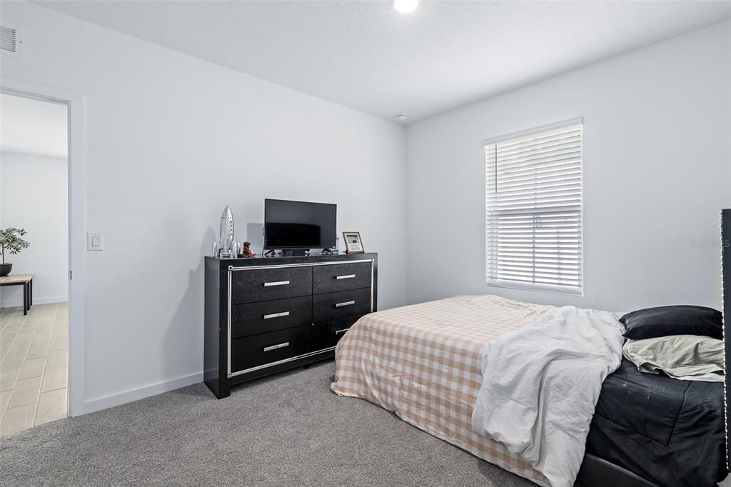 For Sale: $375,000 (4 beds, 3 baths, 2094 Square Feet)