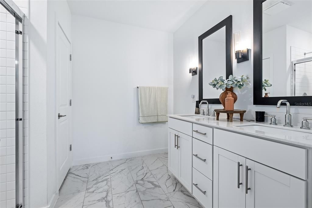 For Sale: $375,000 (4 beds, 3 baths, 2094 Square Feet)