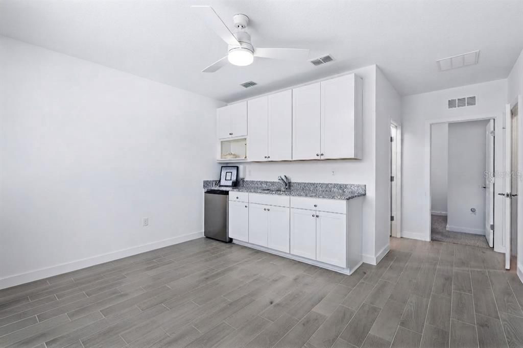 For Sale: $375,000 (4 beds, 3 baths, 2094 Square Feet)