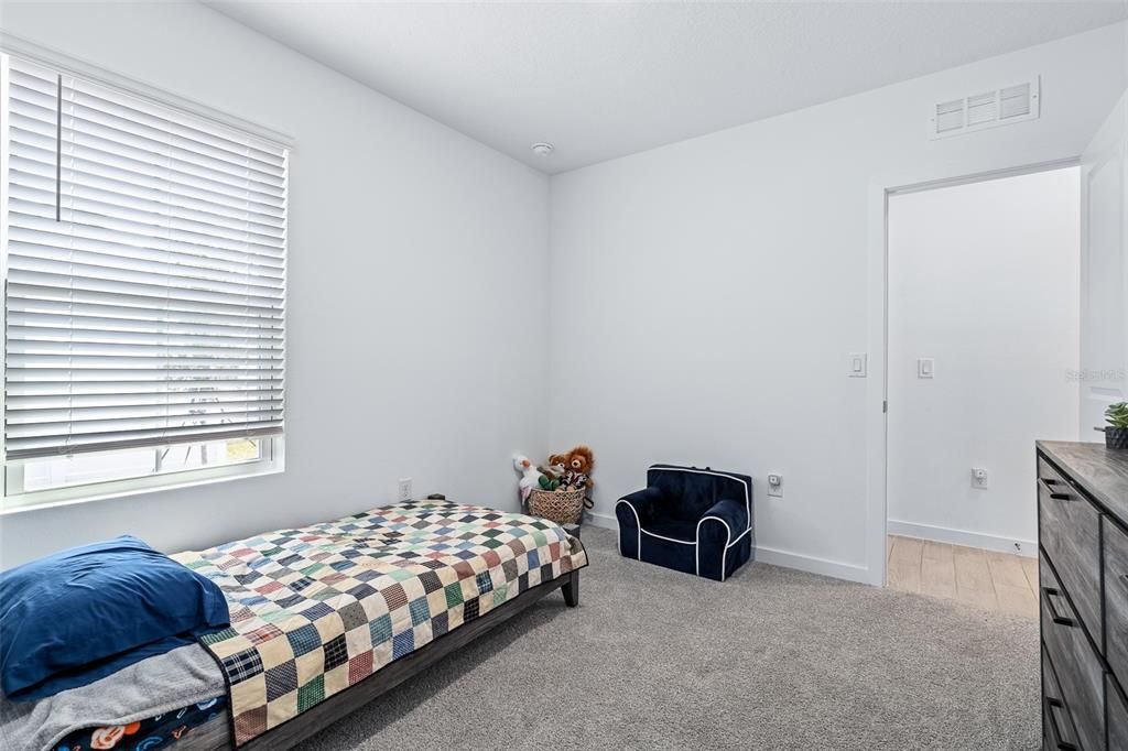 For Sale: $375,000 (4 beds, 3 baths, 2094 Square Feet)