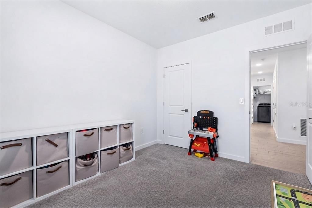 For Sale: $375,000 (4 beds, 3 baths, 2094 Square Feet)