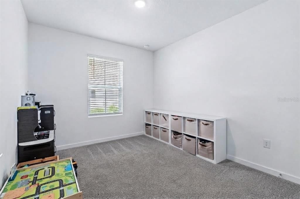For Sale: $375,000 (4 beds, 3 baths, 2094 Square Feet)