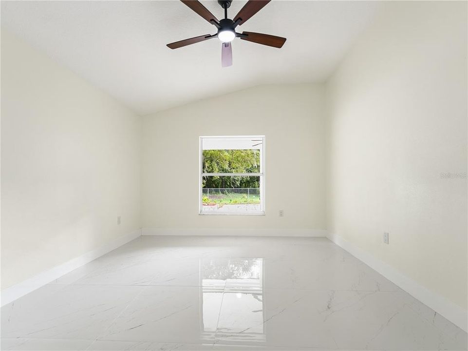En Venta: $359,999 (3 camas, 2 baños, 1587 Pies cuadrados)