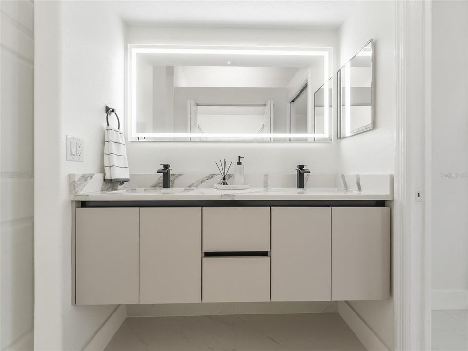 En Venta: $359,999 (3 camas, 2 baños, 1587 Pies cuadrados)