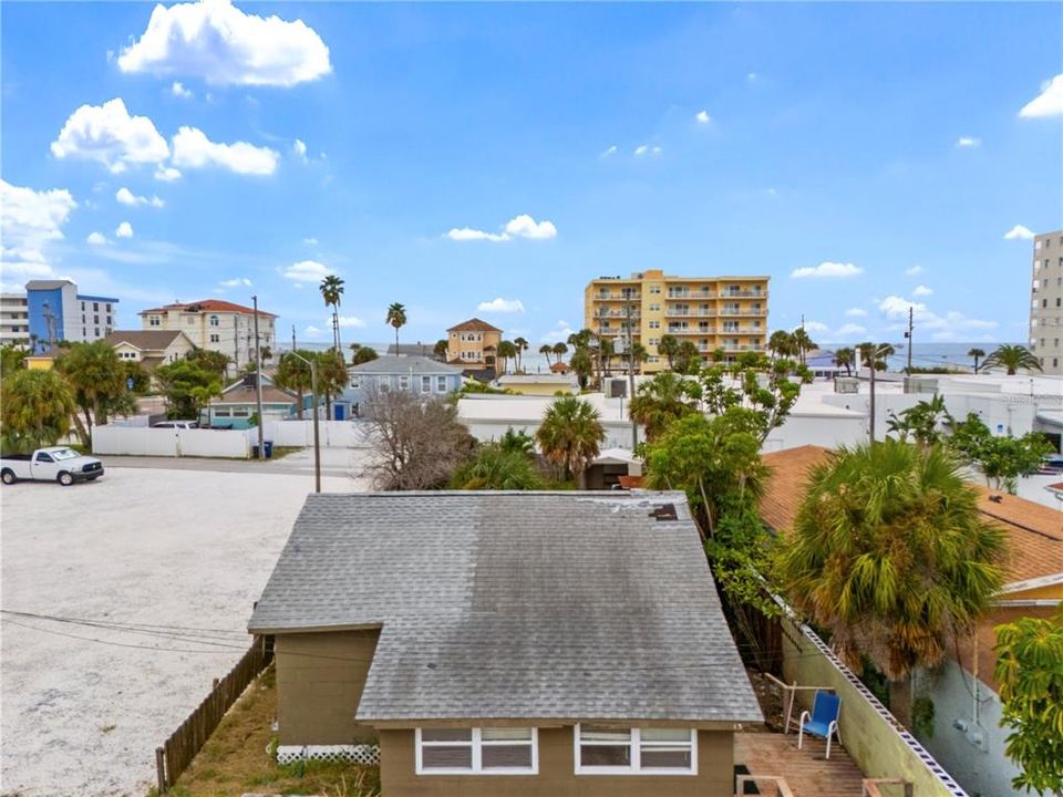 На продажу: $375,000 (0.09 acres)