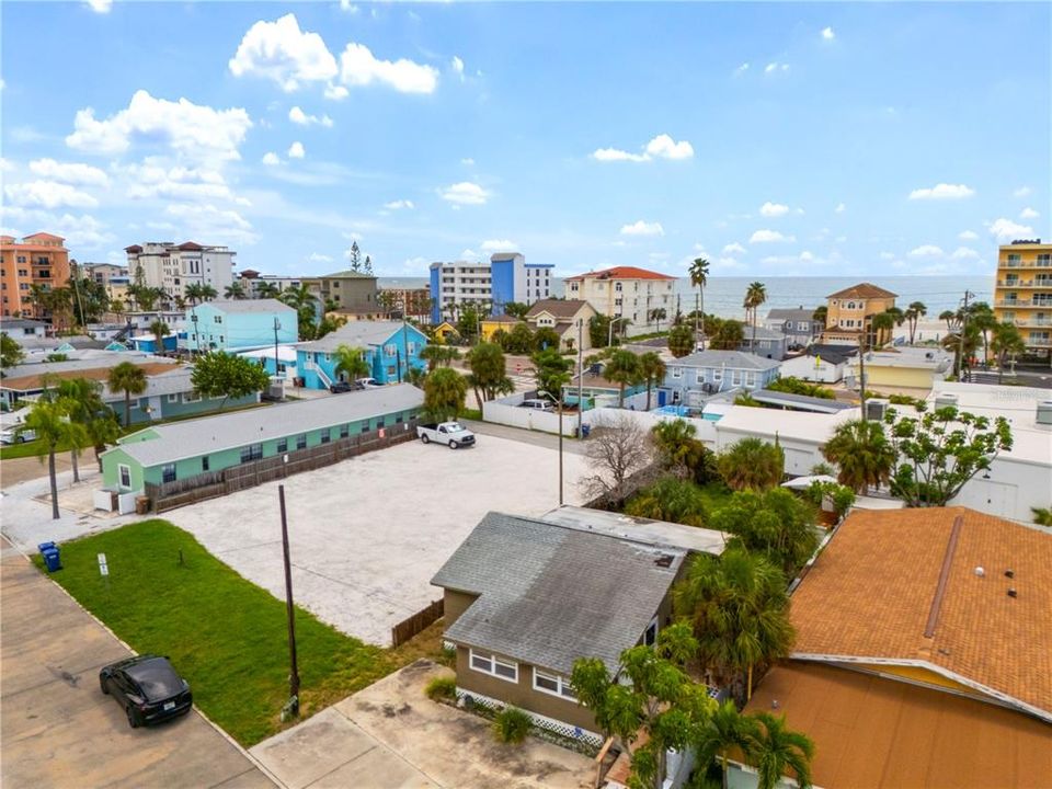 На продажу: $375,000 (0.09 acres)