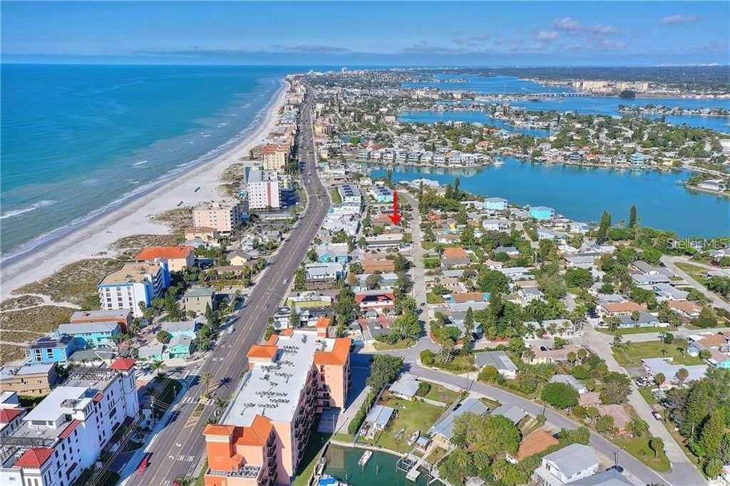 На продажу: $375,000 (0.09 acres)