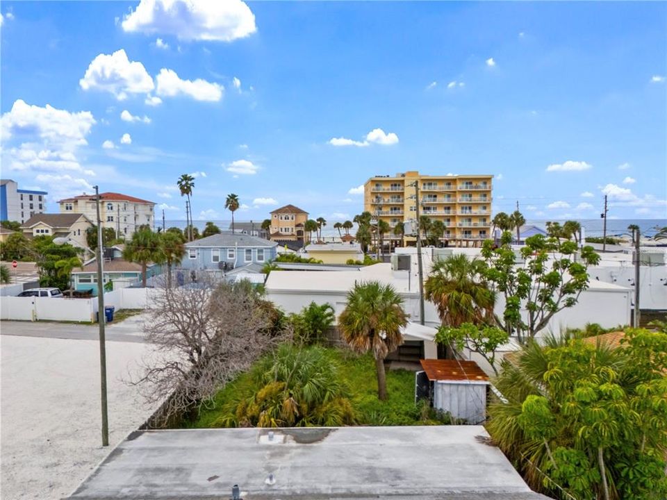 На продажу: $375,000 (0.09 acres)