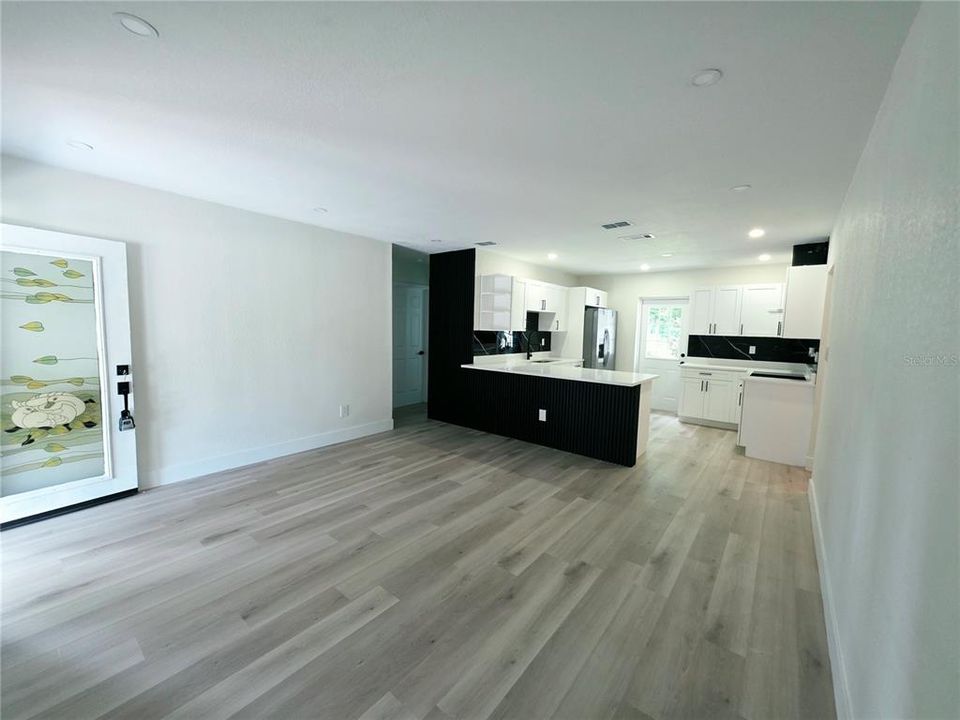 На продажу: $289,900 (3 спален, 2 ванн, 1140 Квадратных фут)