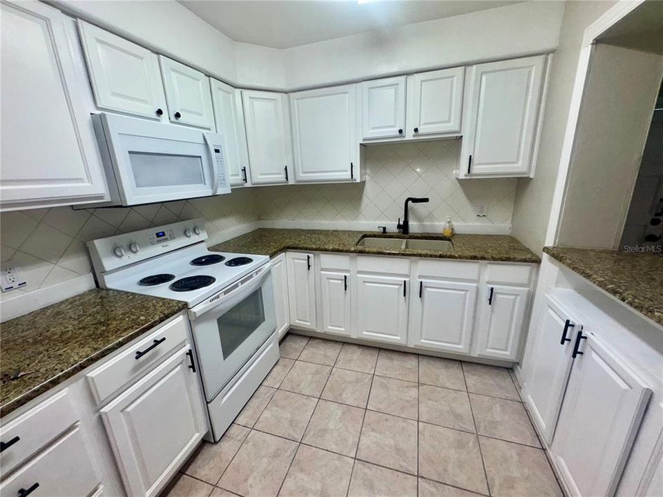 For Rent: $2,295 (4 beds, 2 baths, 1360 Square Feet)