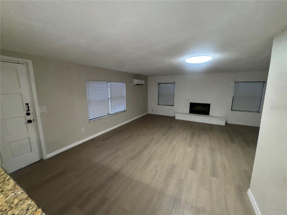 For Rent: $2,295 (4 beds, 2 baths, 1360 Square Feet)