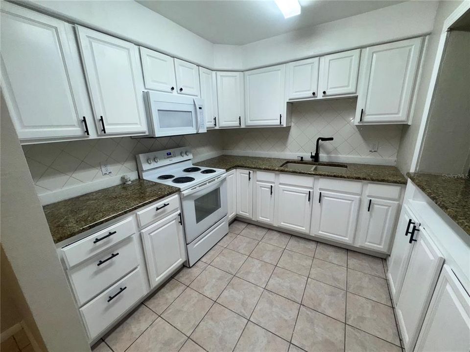 For Rent: $2,295 (4 beds, 2 baths, 1360 Square Feet)
