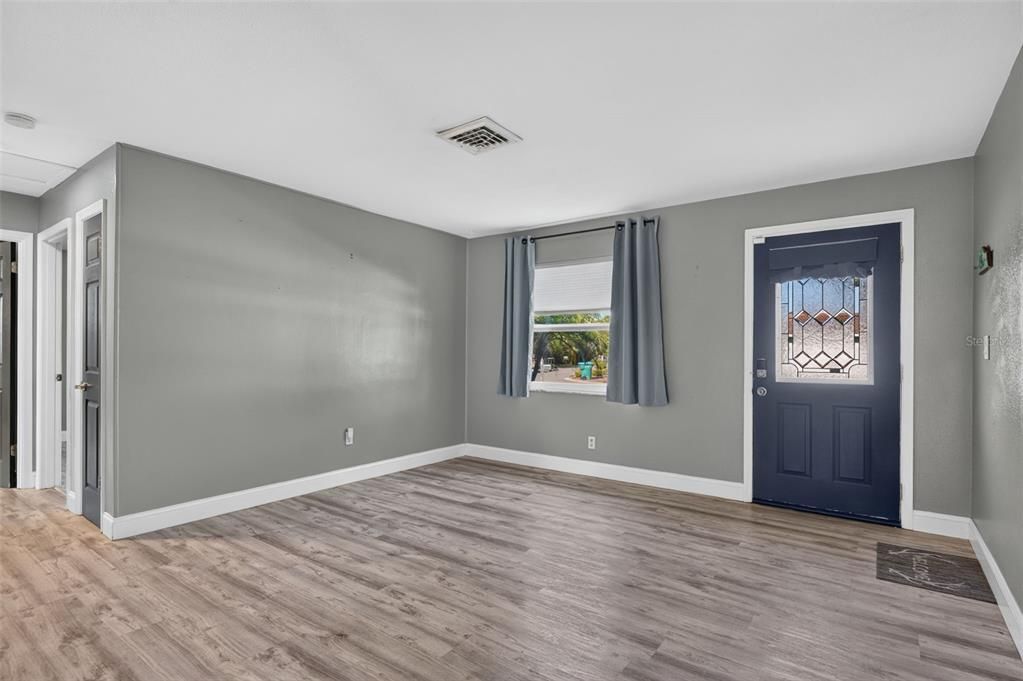 En Venta: $299,900 (2 camas, 1 baños, 900 Pies cuadrados)