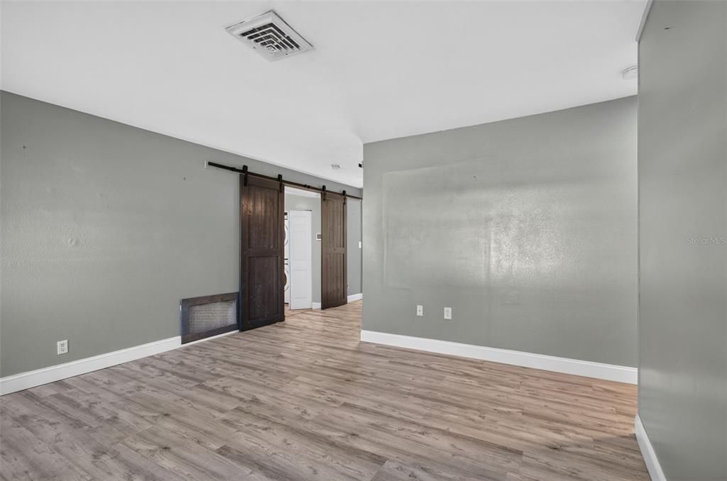 En Venta: $299,900 (2 camas, 1 baños, 900 Pies cuadrados)
