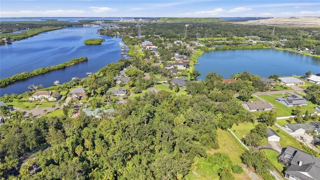 待售: $199,999 (0.97 acres)