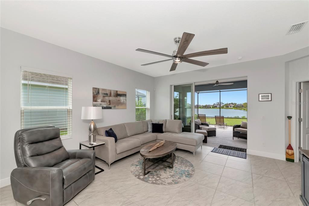 For Sale: $395,000 (2 beds, 2 baths, 1490 Square Feet)