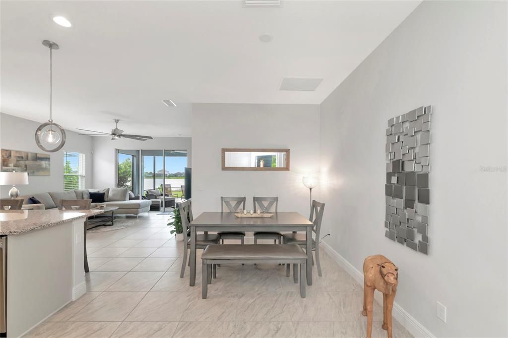 For Sale: $395,000 (2 beds, 2 baths, 1490 Square Feet)