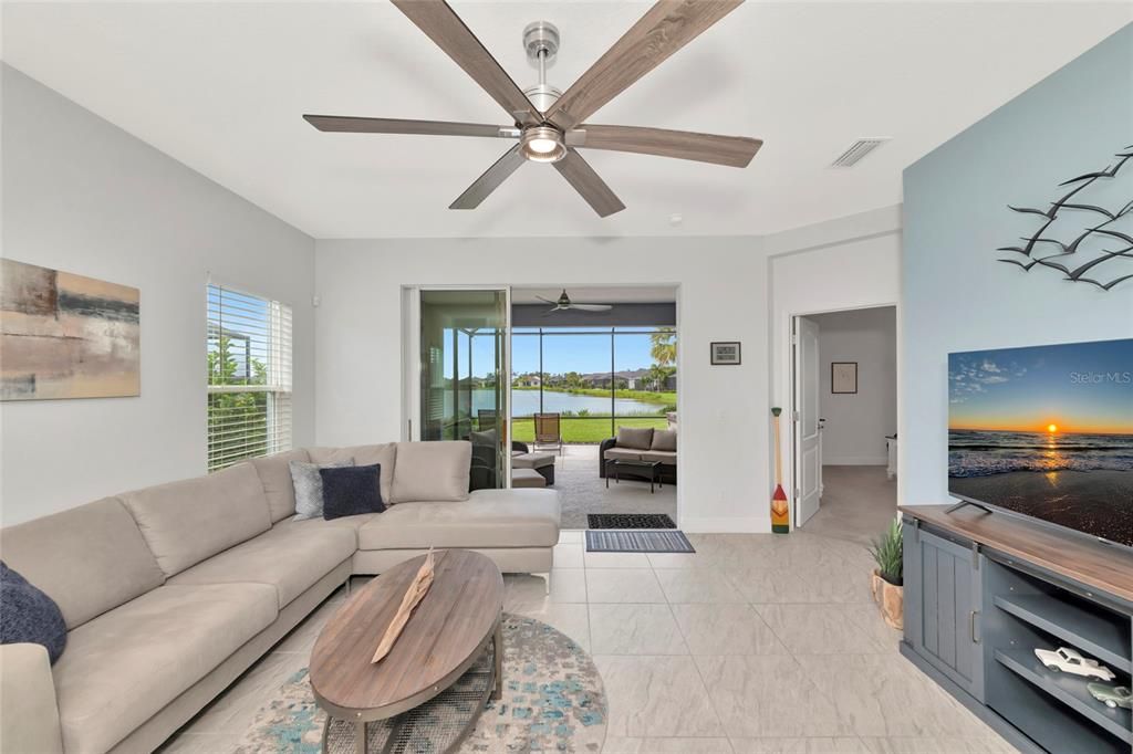 For Sale: $395,000 (2 beds, 2 baths, 1490 Square Feet)