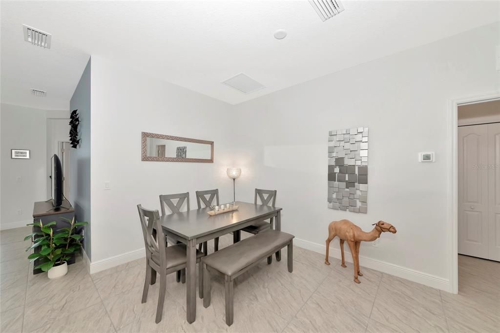 For Sale: $395,000 (2 beds, 2 baths, 1490 Square Feet)