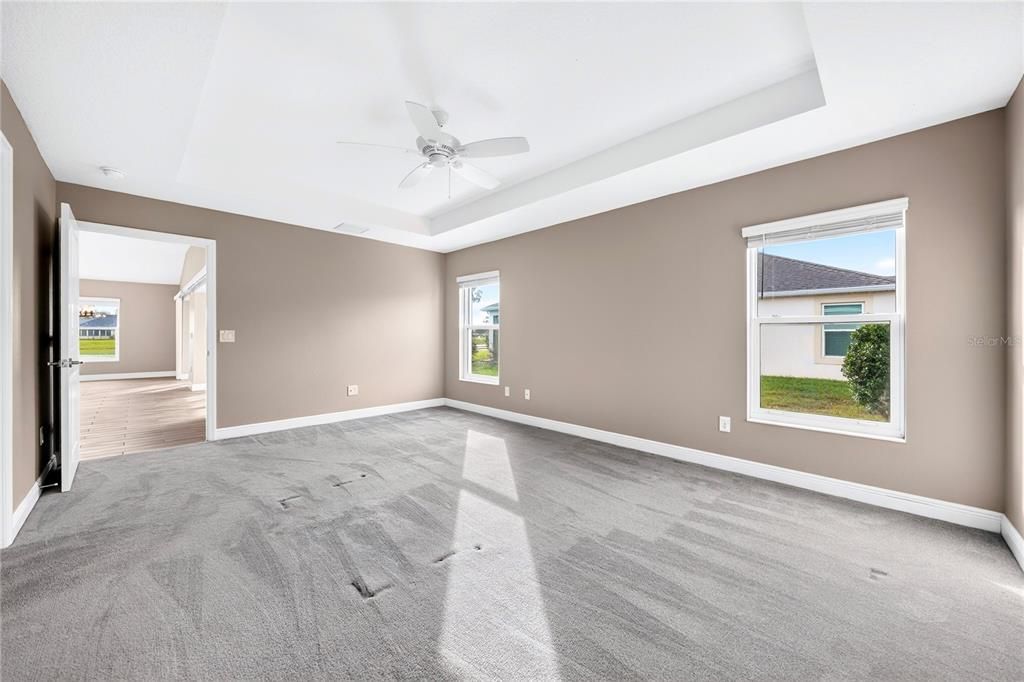 Activo con contrato: $524,900 (3 camas, 3 baños, 1905 Pies cuadrados)