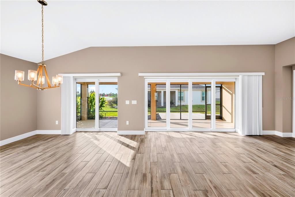 Activo con contrato: $524,900 (3 camas, 3 baños, 1905 Pies cuadrados)
