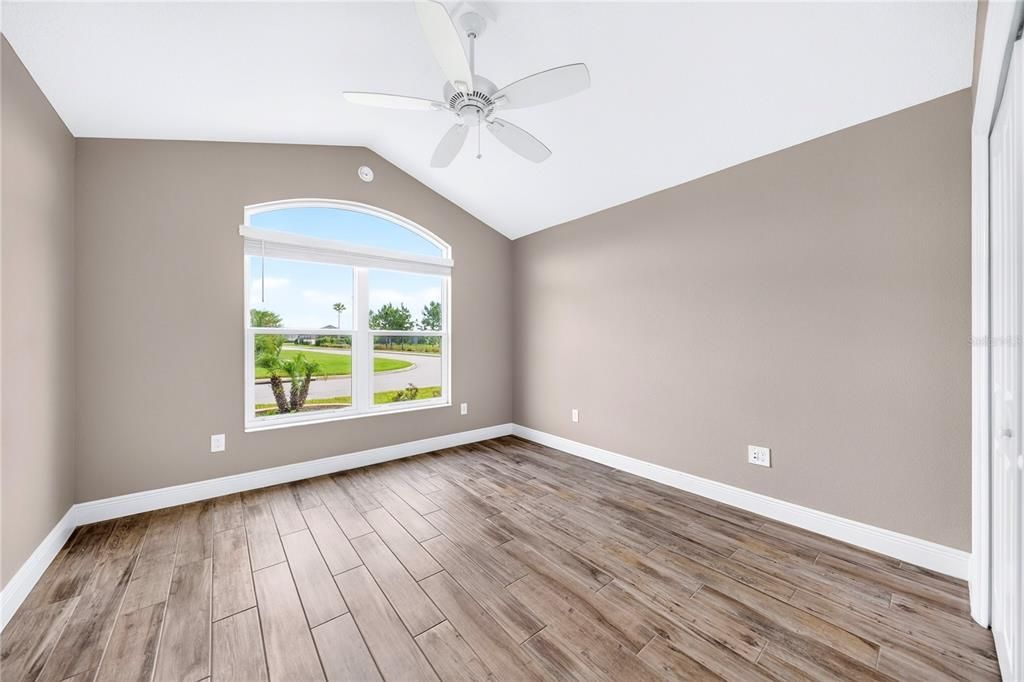Activo con contrato: $524,900 (3 camas, 3 baños, 1905 Pies cuadrados)