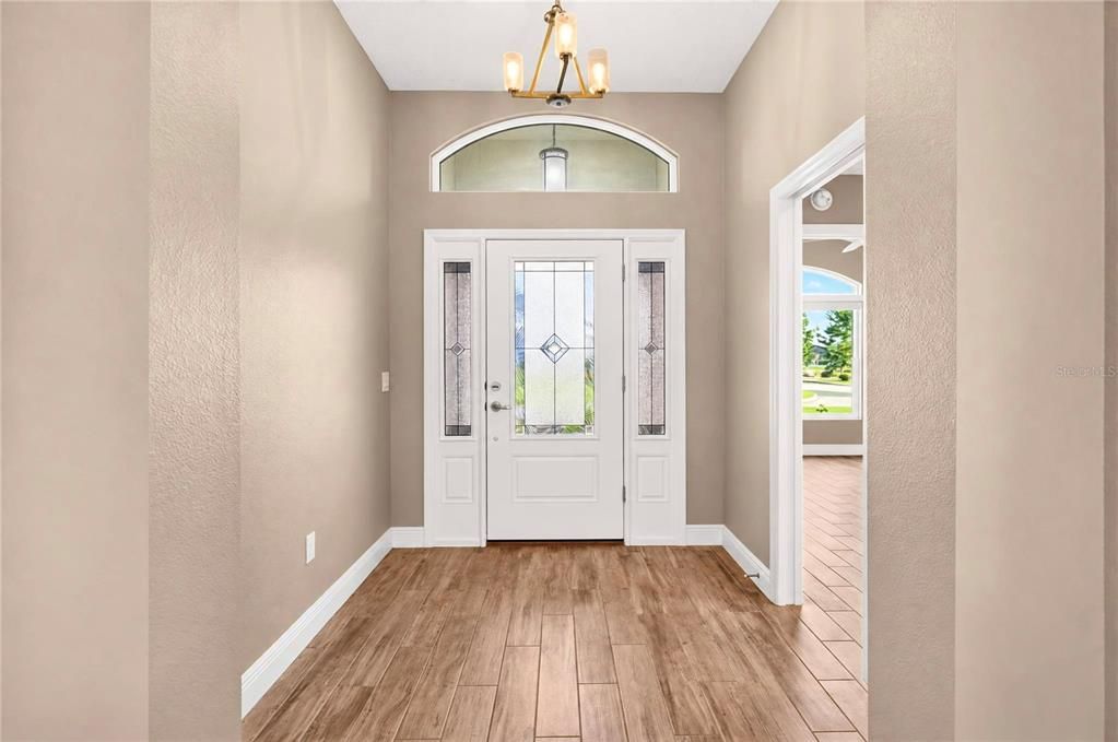Activo con contrato: $524,900 (3 camas, 3 baños, 1905 Pies cuadrados)