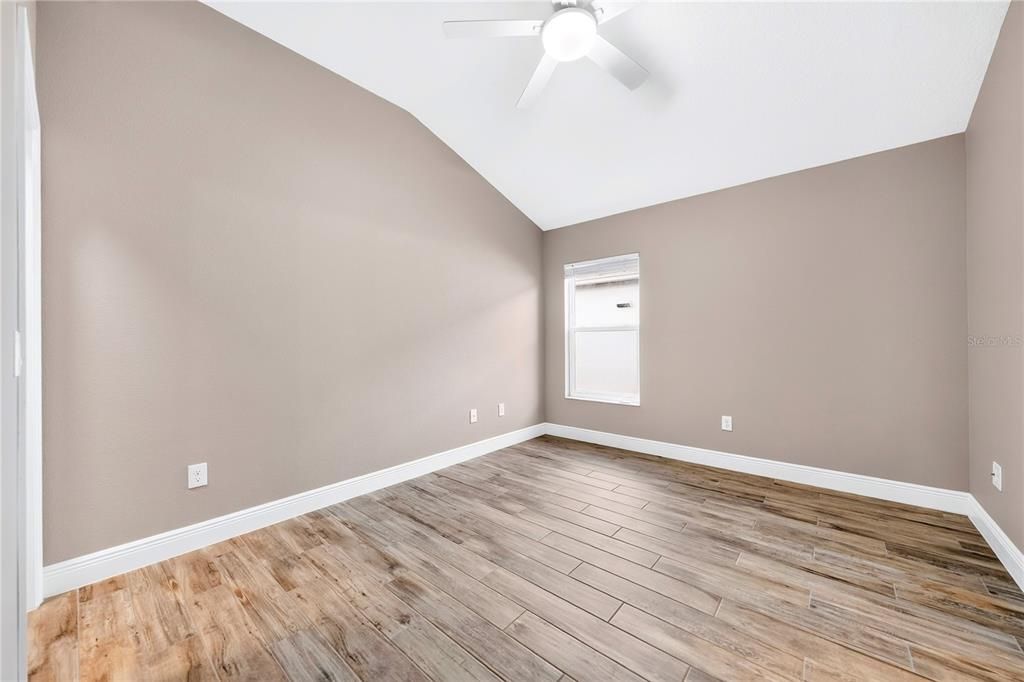 Activo con contrato: $524,900 (3 camas, 3 baños, 1905 Pies cuadrados)