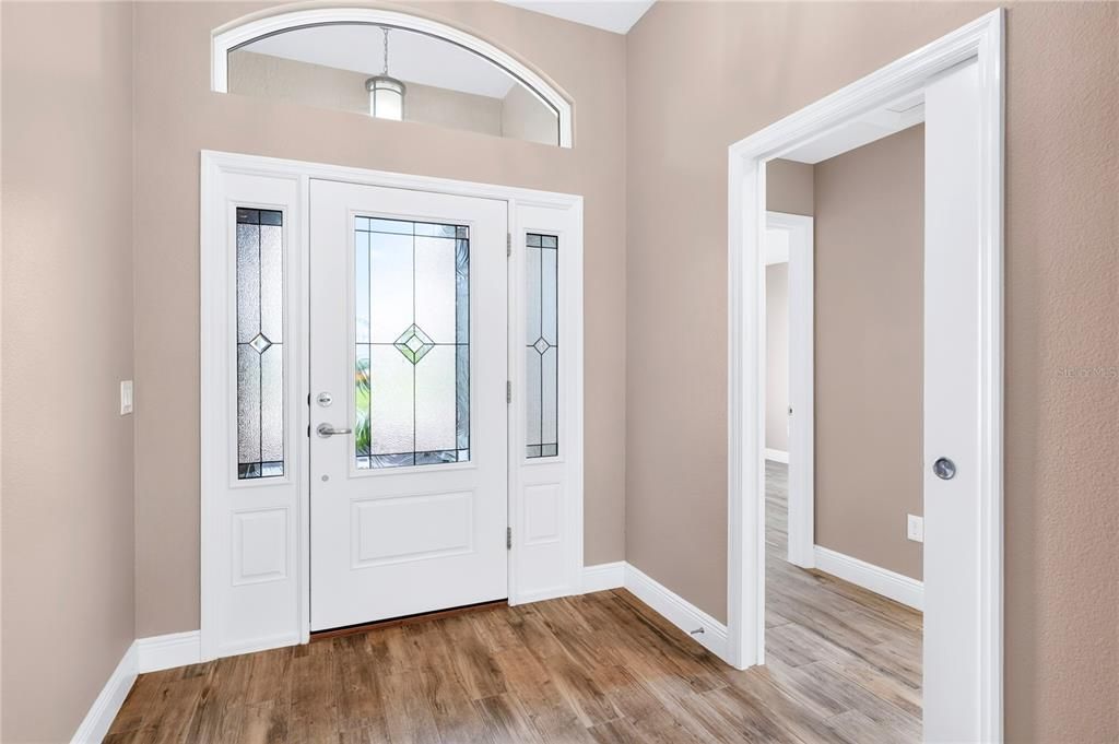 Activo con contrato: $524,900 (3 camas, 3 baños, 1905 Pies cuadrados)