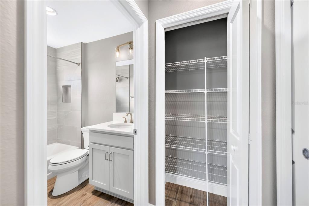 Activo con contrato: $524,900 (3 camas, 3 baños, 1905 Pies cuadrados)