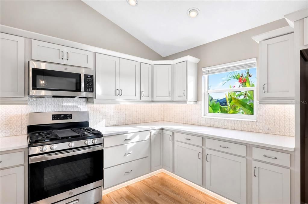 Activo con contrato: $524,900 (3 camas, 3 baños, 1905 Pies cuadrados)