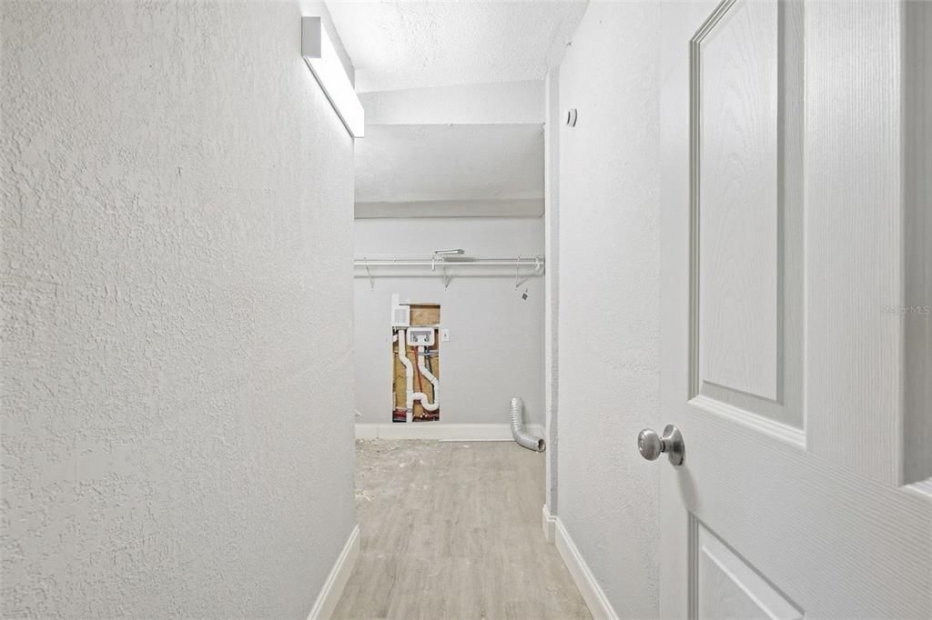 For Sale: $324,900 (2 beds, 2 baths, 1384 Square Feet)