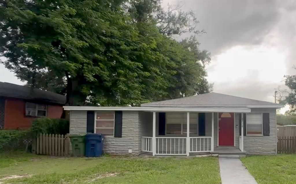 For Sale: $259,900 (3 beds, 1 baths, 964 Square Feet)