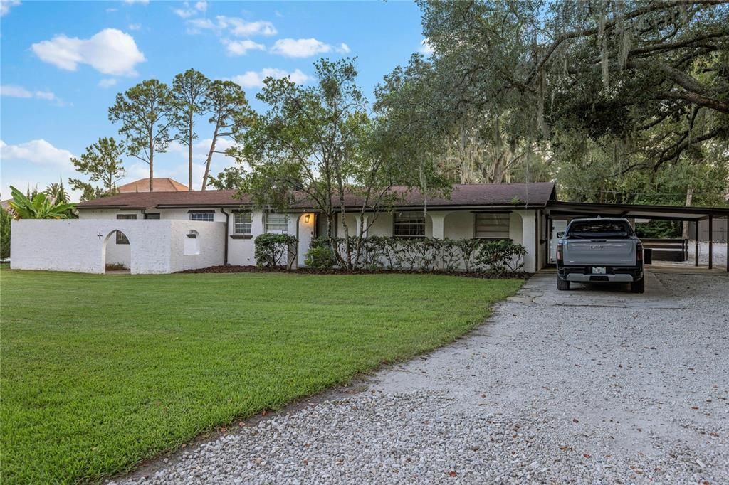 For Sale: $850,000 (3 beds, 2 baths, 1841 Square Feet)