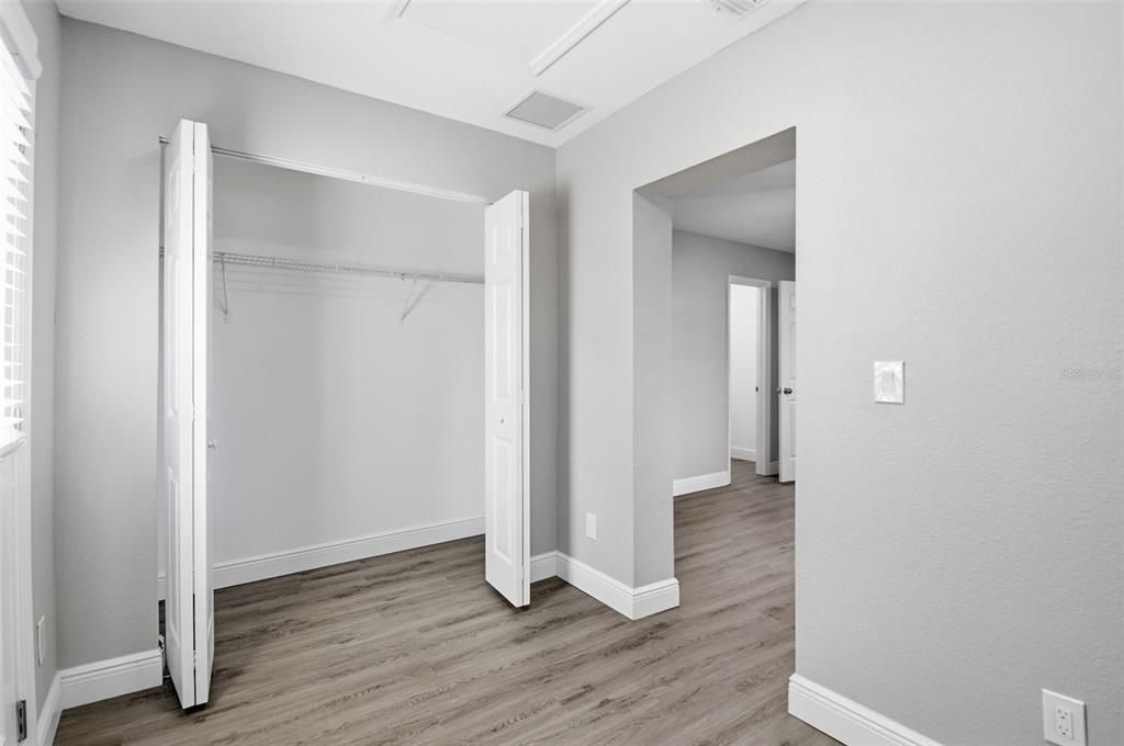 На продажу: $364,900 (3 спален, 2 ванн, 1703 Квадратных фут)