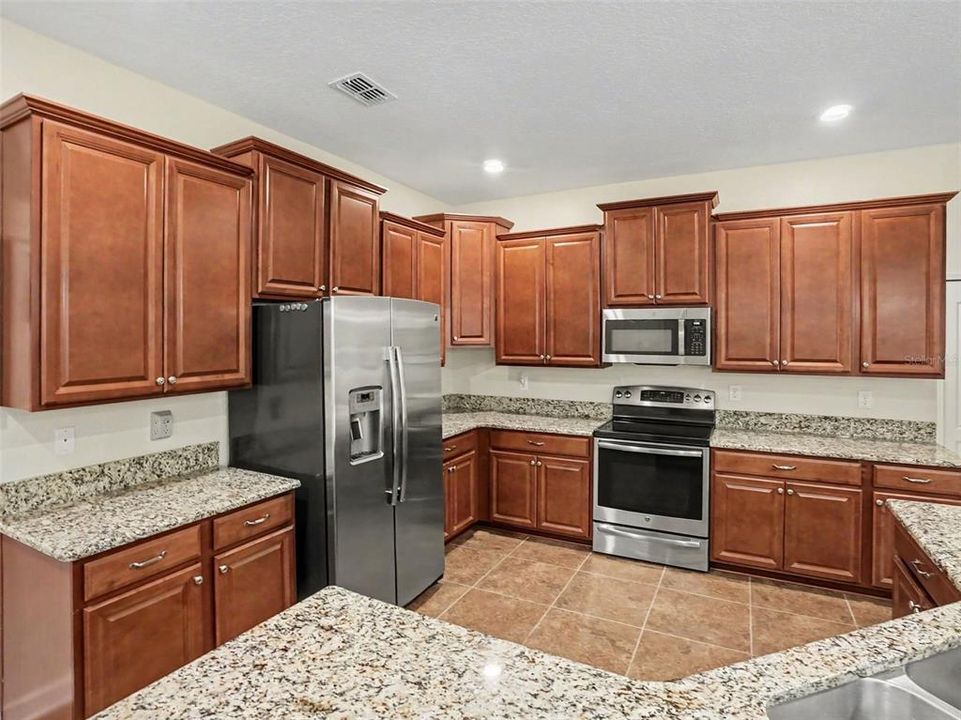 For Sale: $544,900 (4 beds, 3 baths, 2562 Square Feet)