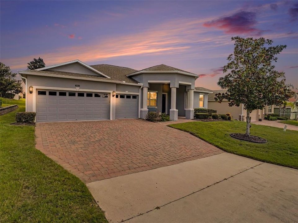 For Sale: $544,900 (4 beds, 3 baths, 2562 Square Feet)