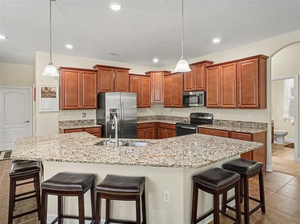 For Sale: $544,900 (4 beds, 3 baths, 2562 Square Feet)