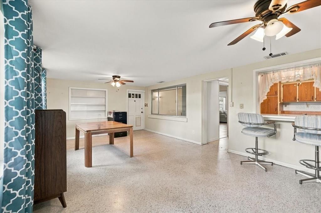For Sale: $250,000 (2 beds, 2 baths, 1787 Square Feet)