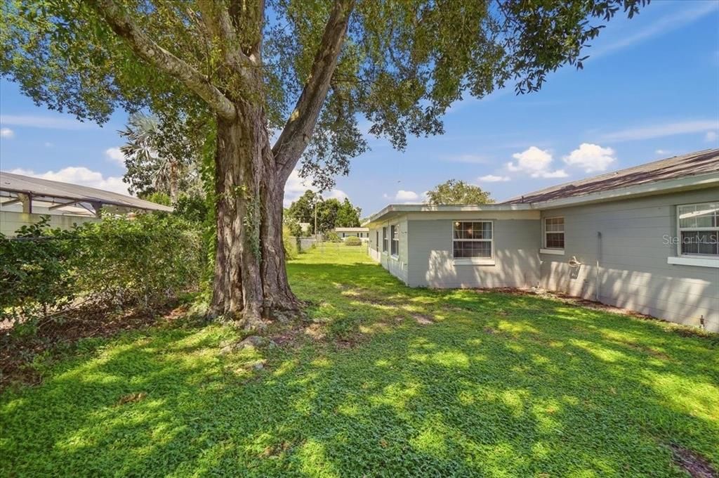 For Sale: $250,000 (2 beds, 2 baths, 1787 Square Feet)