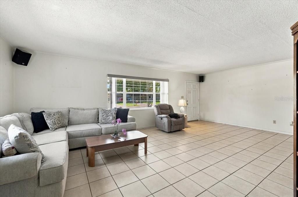 For Sale: $250,000 (2 beds, 2 baths, 1787 Square Feet)