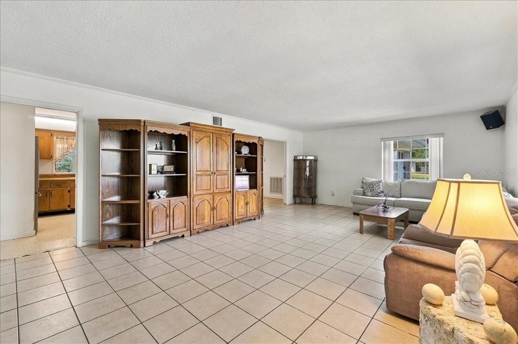 For Sale: $250,000 (2 beds, 2 baths, 1787 Square Feet)