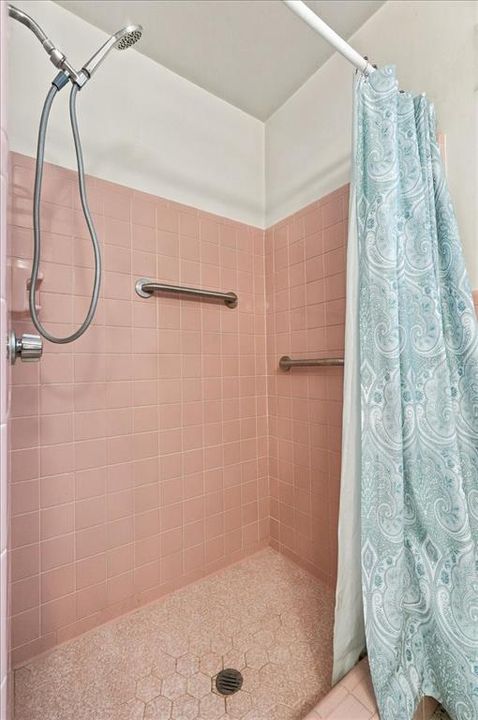 For Sale: $250,000 (2 beds, 2 baths, 1787 Square Feet)