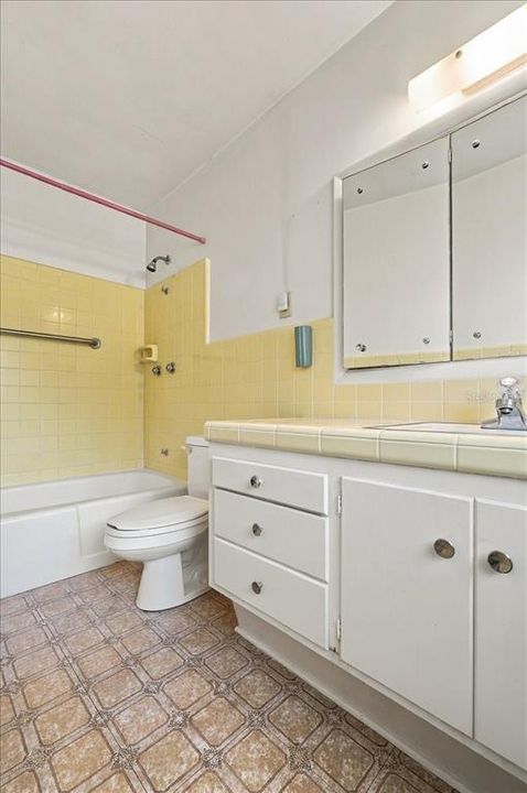 For Sale: $250,000 (2 beds, 2 baths, 1787 Square Feet)