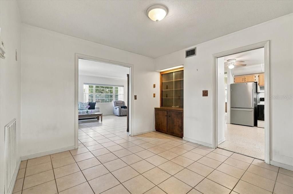For Sale: $250,000 (2 beds, 2 baths, 1787 Square Feet)