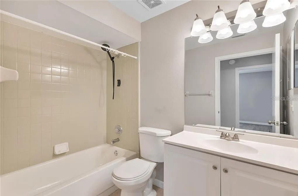 В аренду: $2,300 (3 спален, 2 ванн, 1766 Квадратных фут)