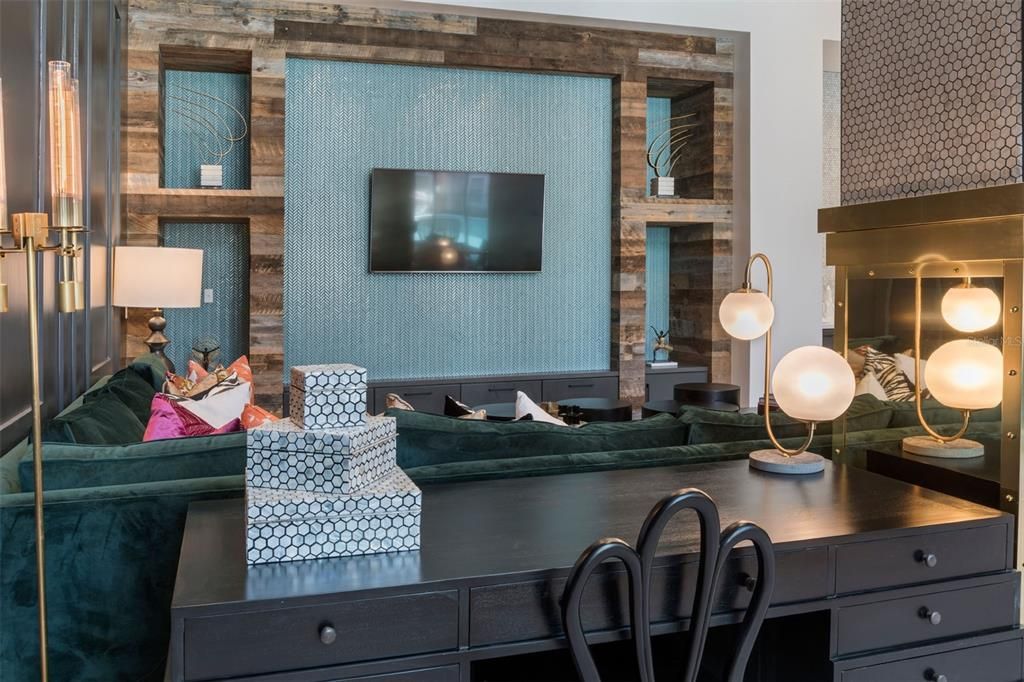 For Rent: $1,800 (1 beds, 1 baths, 676 Square Feet)