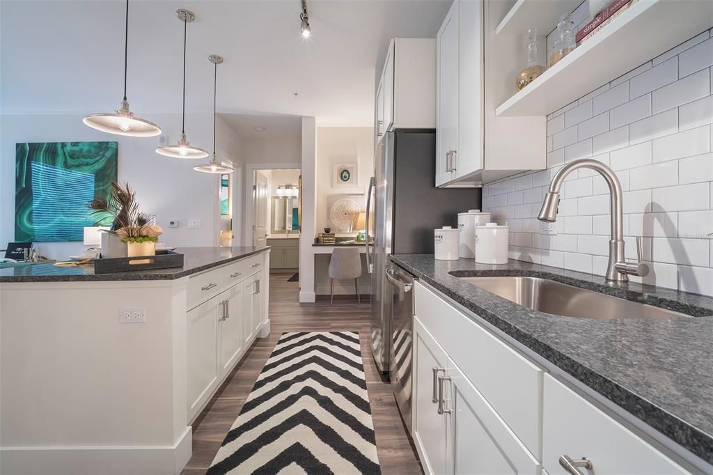 For Rent: $1,800 (1 beds, 1 baths, 676 Square Feet)