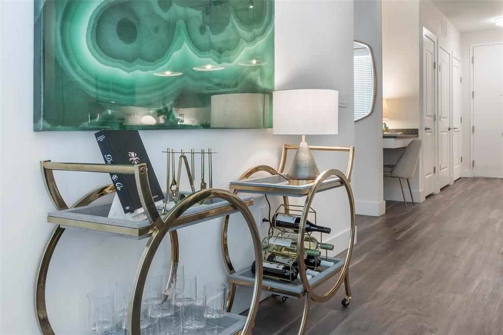 For Rent: $1,800 (1 beds, 1 baths, 676 Square Feet)